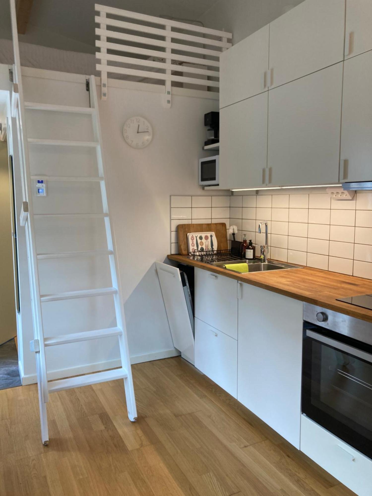 Tiny Grey House With Loft, 15 Min From City Center Gothenburg Exterior photo